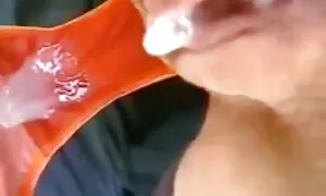 Шулуун гэдсээр farti ...